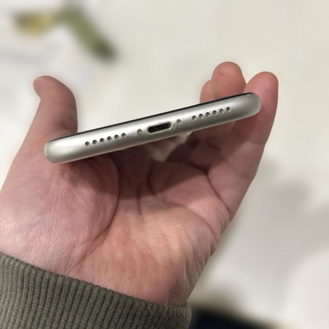 iphone 11 128GB ホワイト　本体　中古